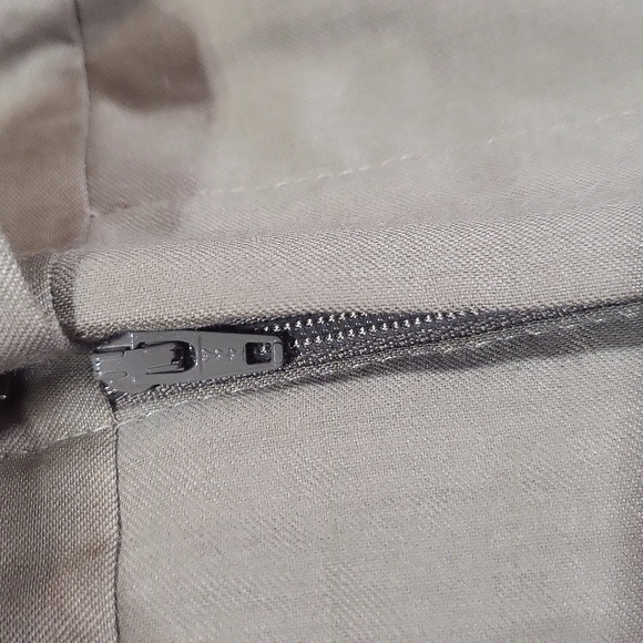 JOS. A. BANK Tan Kaki Superfine 100% Wool Gabardine Pleated Dress Pants - 35 Reg - Picture 8 of 16